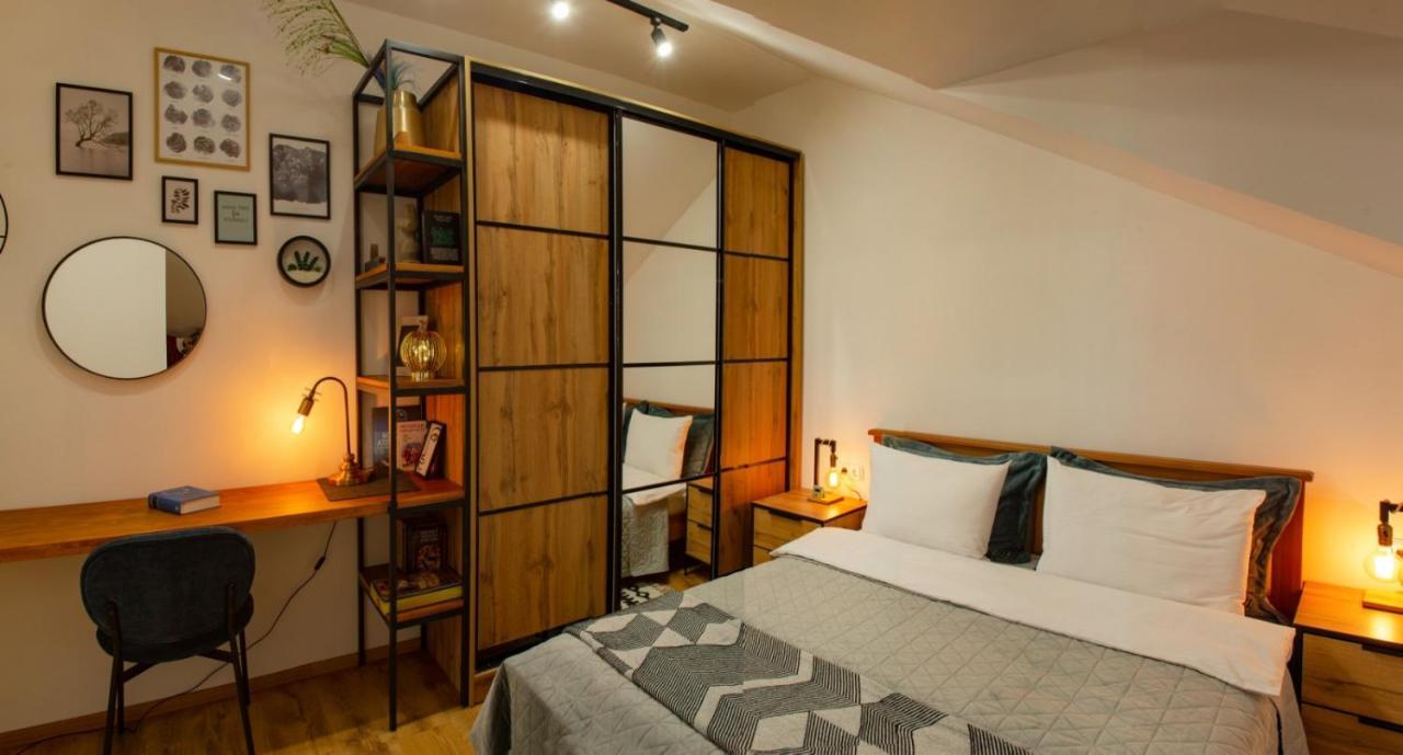Old Town Loft Apartments Kamjanets-Podilskyj Exteriör bild