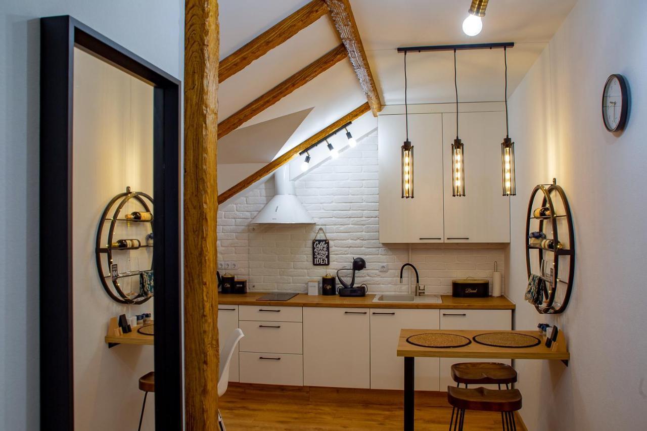 Old Town Loft Apartments Kamjanets-Podilskyj Exteriör bild